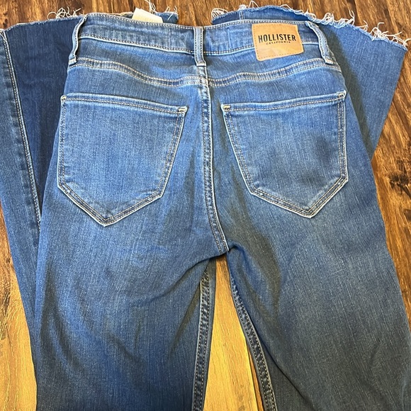 HIGH RISE HOLLISTER FLARE JEANS - Picture 4 of 4